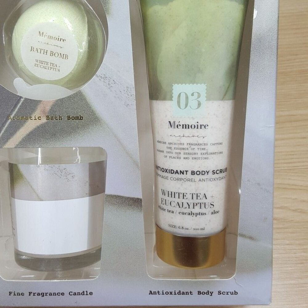 Memoire Archives 4 Piece Bath & Body Set White Tea Eucalyptus Scrub Lotion Bomb - Picture 3 of 7
